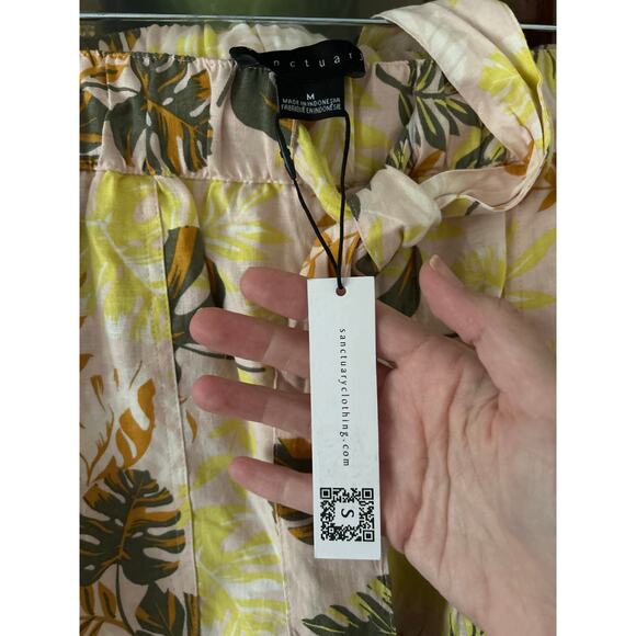 Sanctuary Shorts Size M Floral Tropical Shorts NWT - Picture 3 of 6